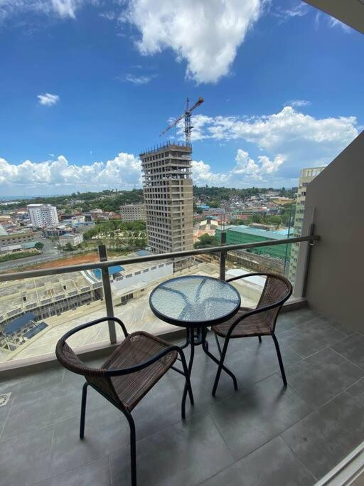 Nagoya Thamrin Apartment High Floor With View Exterior foto
