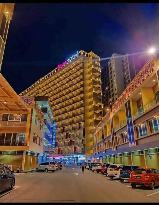 Nagoya Thamrin Apartment High Floor With View Exterior foto