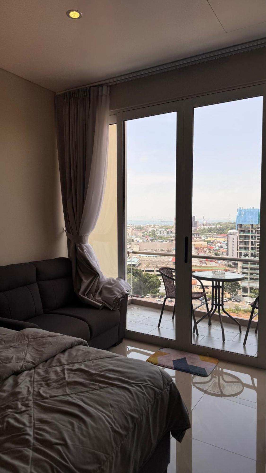 Nagoya Thamrin Apartment High Floor With View Exterior foto