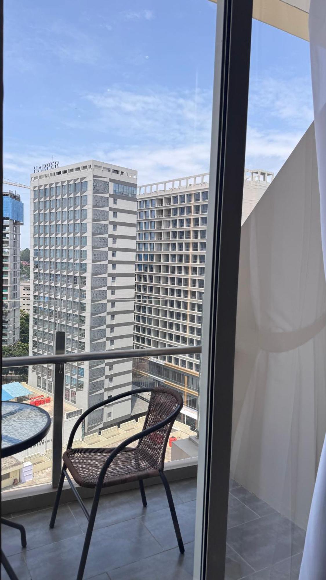 Nagoya Thamrin Apartment High Floor With View Exterior foto